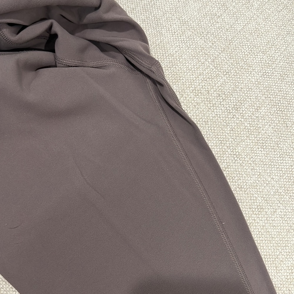 Lululemon - Picture 4 of 5